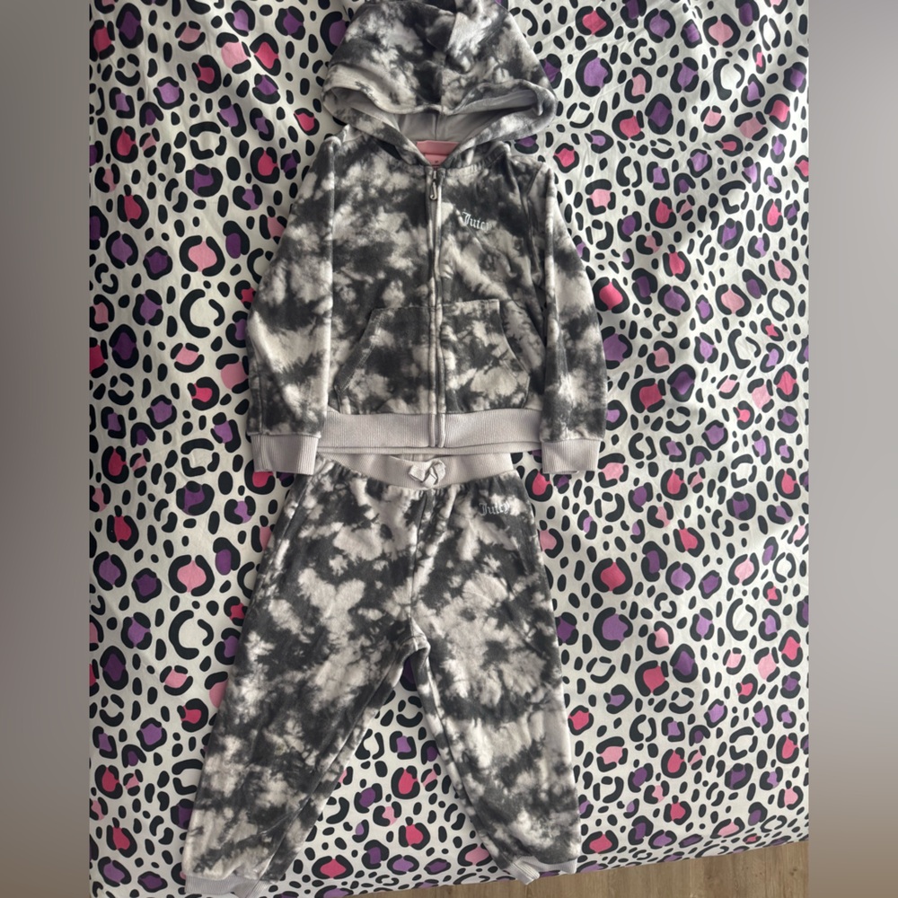 Juicy Couture 2 Piece Set